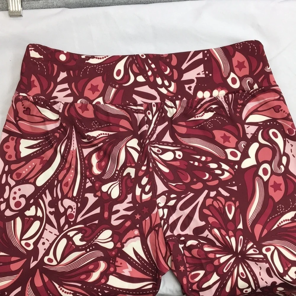 Converse All Starts Girls High Rise Paisley Pattern Exercise Pants Size L NWT
